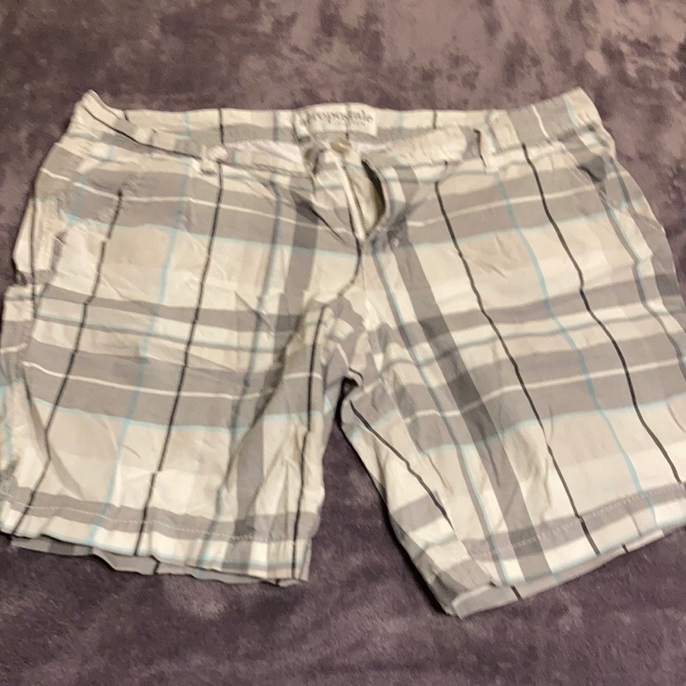 Women’s Aeropostale stretch shorts size 13/14